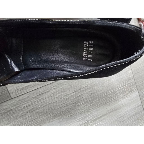 Stuart Weitzman Black Suede Kitten Heels With Silver Buckle. Size 8 - Picture 5 of 7